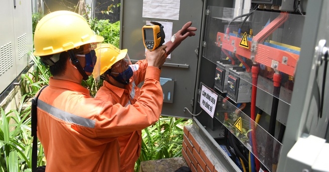 Công nghiệp ô tô tăng vọt, dịch vụ lữ hành đóng cửa trong "bão" Covid-19 cong nghiep o to tang vot dich vu lu hanh dong cua trong bao covid 19