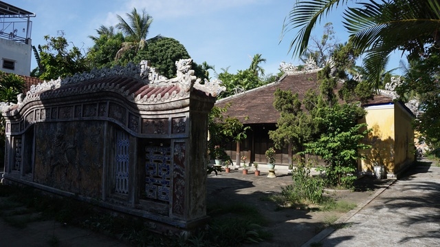 can canh vuong phu rong 2000m2 chua nhieu do co doc dao o hue