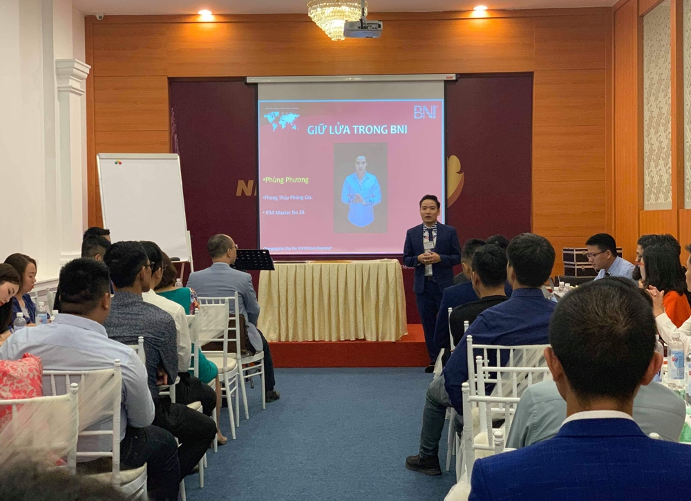 master phung phuong va cu mo duong dua phong thuy chinh phai ve viet nam