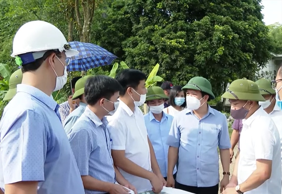 xay dung khu cong nghiep phai co nha o va thiet che cong doan