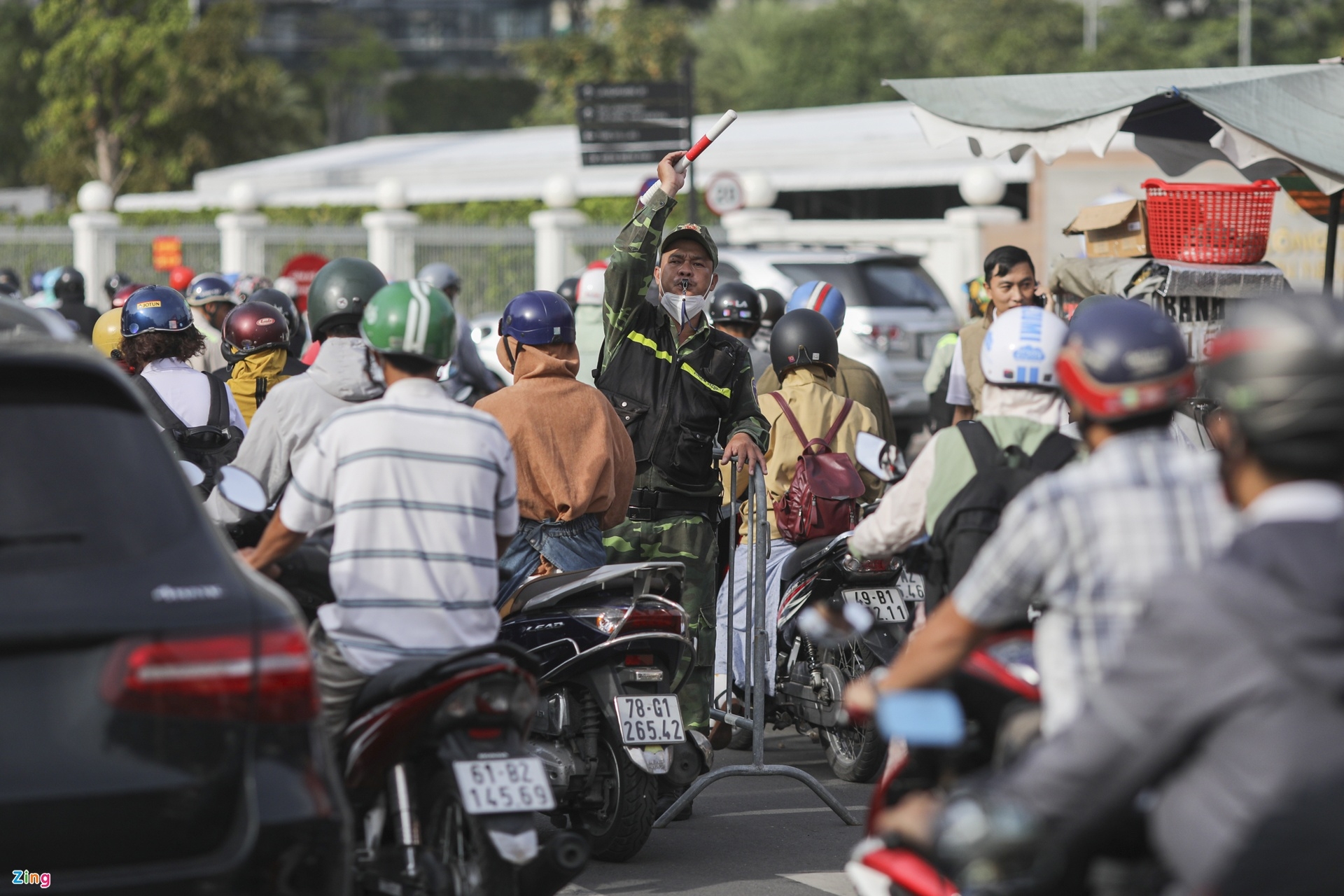 cua ngo tphcm un u keo dai sang dau tuan do cam cau nguyen huu canh