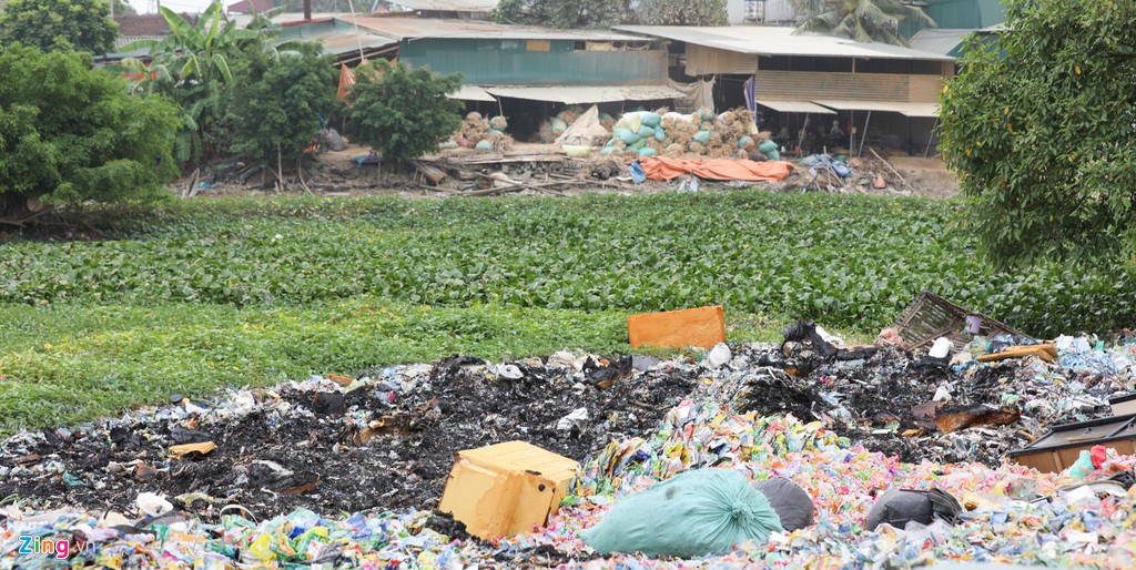 hang loat nha may o nhiem trong long thanh pho ha noi