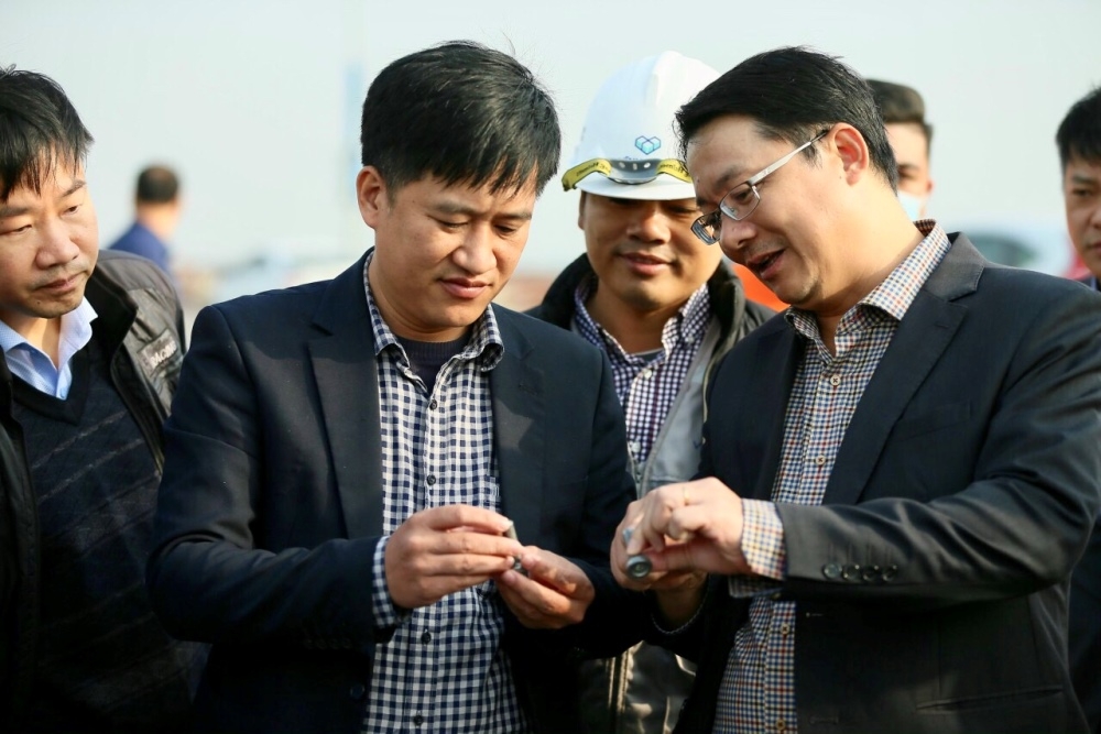 Công ty Nam Vượng sử dụng trên 50 máy hàn đinh Neo RSN7-2000 phục vụ dự án sửa chữa cầu Thăng Long cong ty nam vuong su dung tren 50 may han dinh neo rsn7 2000 phuc vu du an sua chua cau thang long