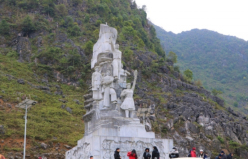 co mot ha giang doc dao noi dia dau dat nuoc