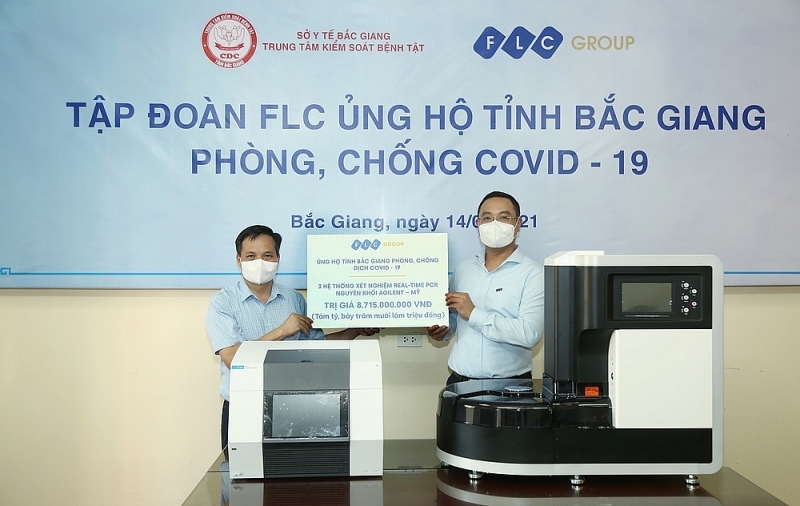 tap doan flc trao tang bac giang 3 he thong xet nghiem covid 19 tri gia gan 9 ty dong