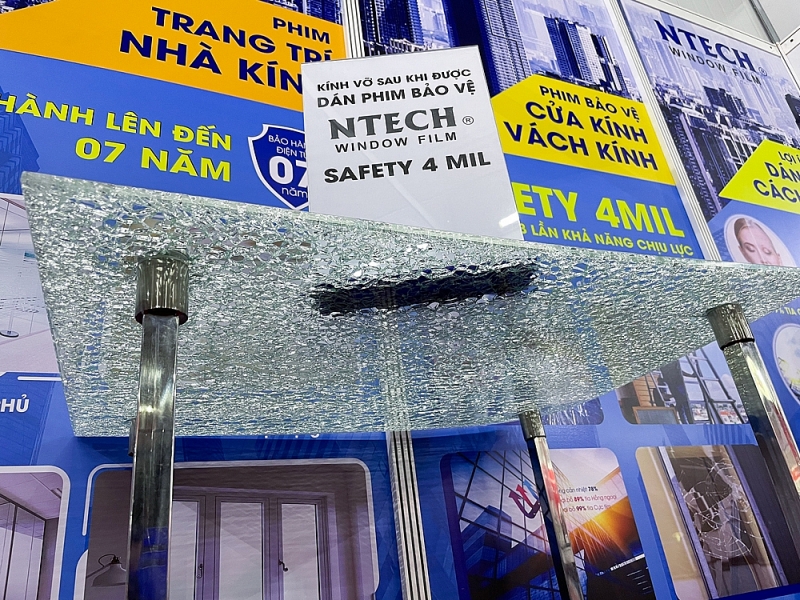 phim cach nhiet ngoi sao ngay dau tien toa sang tai vietbuild thanh pho ho chi minh lan 2