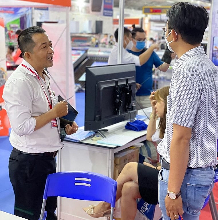 phim cach nhiet ngoi sao ngay dau tien toa sang tai vietbuild thanh pho ho chi minh lan 2