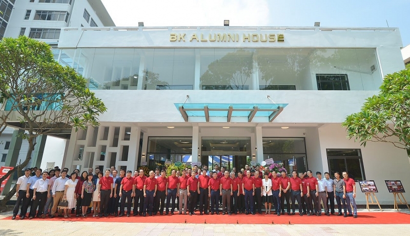 tap doan austdoor thuong hieu dong hanh cung dai hoc bach khoa ha noi