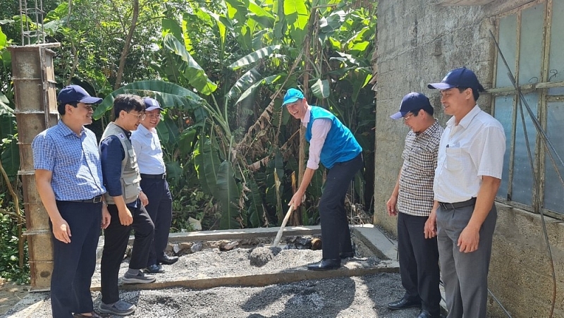 quang binh ho tro nguoi dan xay nha phong tranh bao lut