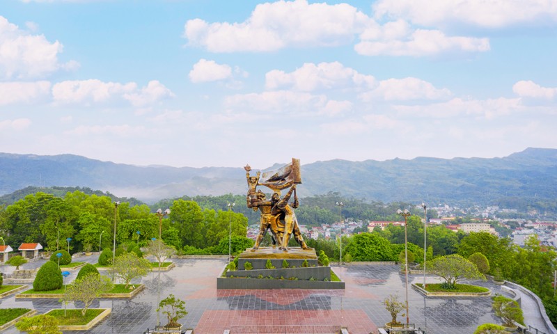 Điện Bi&ecirc;n Phủ: Th&agrave;nh phố du lịch văn h&oacute;a v&agrave; lịch sử c&aacute;ch mạng quốc gia