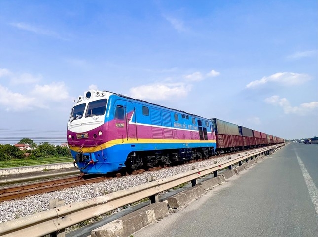 de xuat moi cho duong sat cao toc bac nam dau gia quyen su dung dat doc tuyen