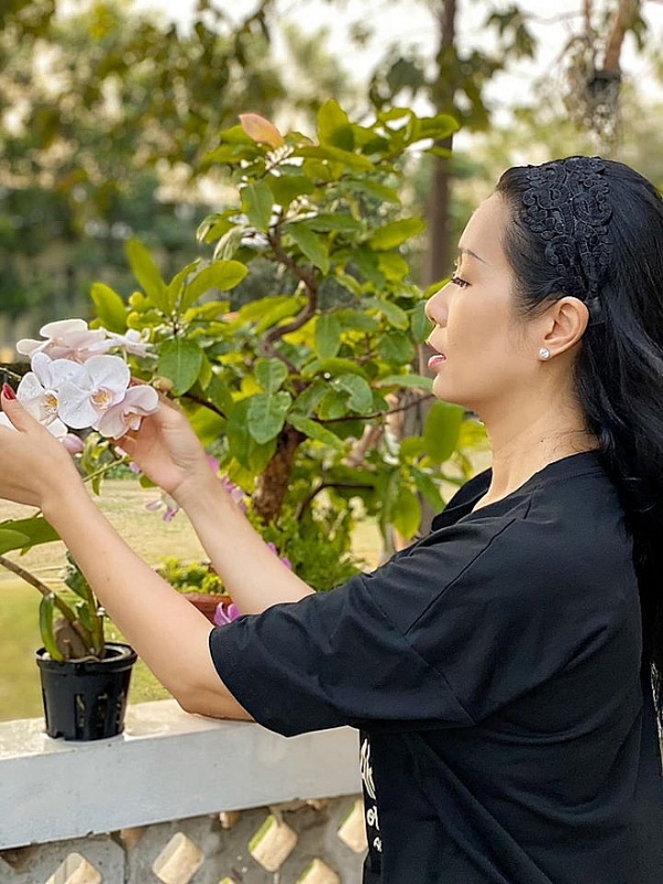 vuon cay trong biet thu 200 m2 cua trinh kim chi