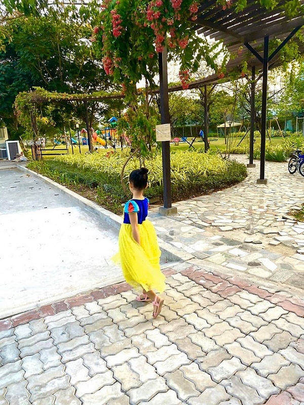 vuon cay trong biet thu 200 m2 cua trinh kim chi