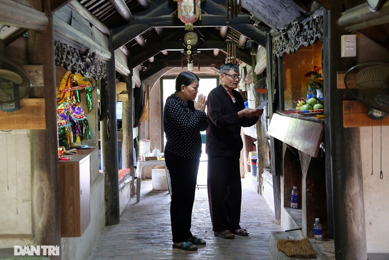 doc la cay cau co hinh thuyen nan up nguoc o ha noi
