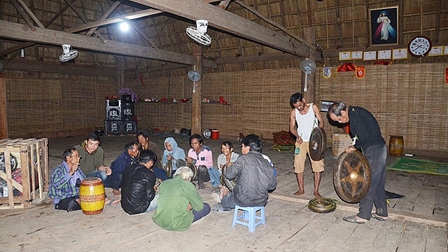 chiem nguong nha rong lon nhat tay nguyen
