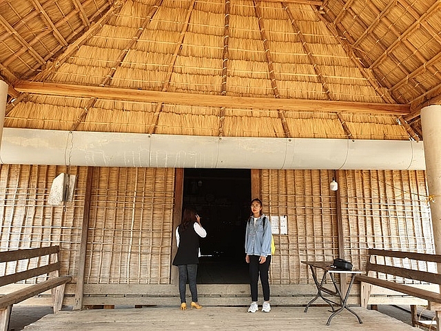 chiem nguong nha rong lon nhat tay nguyen