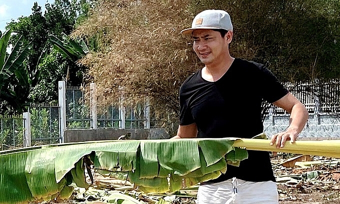 Diễn viên Minh Luân cải tạo khu vườn 2000m2 trồng loạt cây ăn trái dien vien minh luan cai tao khu vuon 2000m2 trong loat cay an trai