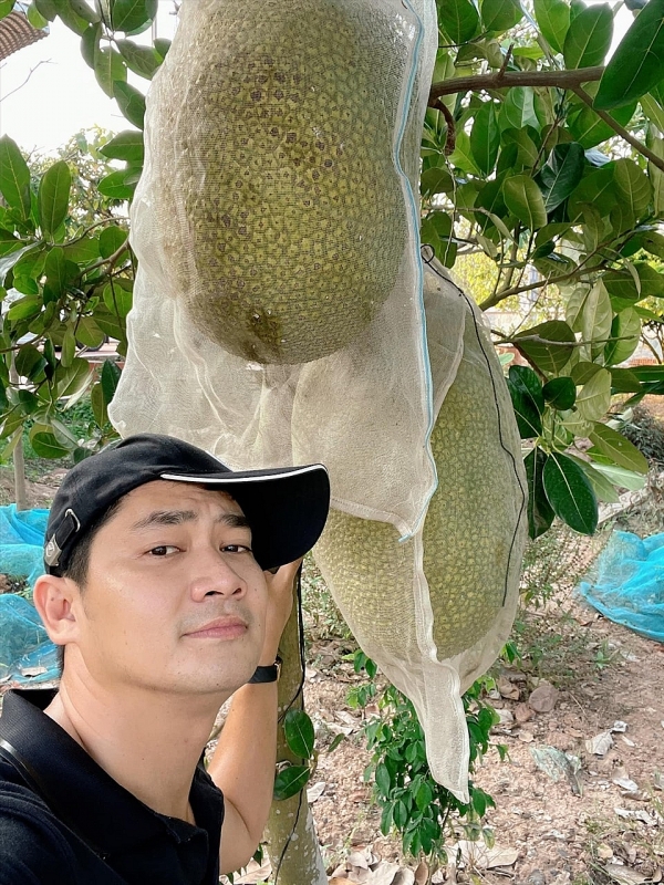 Diễn viên Minh Luân cải tạo khu vườn 2000m2 trồng loạt cây ăn trái dien vien minh luan cai tao khu vuon 2000m2 trong loat cay an trai