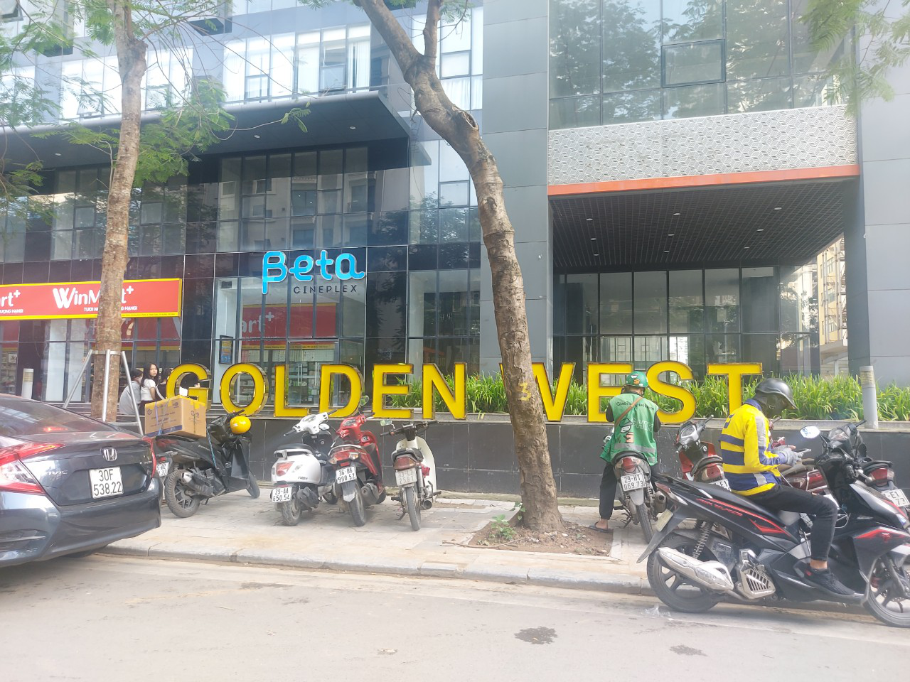 Hà Nội: Vietradico dính hàng loạt sai phạm tại Golden West Lê Văn Thiêm, người dân "mòn mỏi” chờ nhận sổ hồng ha noi vietradico dinh hang loat sai pham tai golden west le van thiem nguoi dan mon moi cho nhan so hong