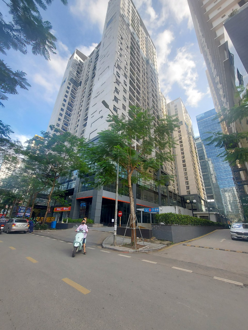 Hà Nội: Vietradico dính hàng loạt sai phạm tại Golden West Lê Văn Thiêm, người dân "mòn mỏi” chờ nhận sổ hồng ha noi vietradico dinh hang loat sai pham tai golden west le van thiem nguoi dan mon moi cho nhan so hong