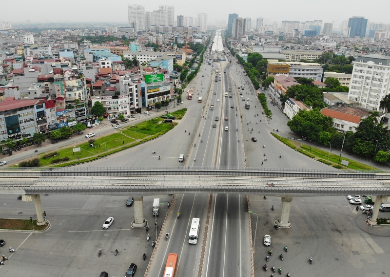 ha noi gap rut thi cong duong vanh dai 3 tren cao truoc ngay thong xe