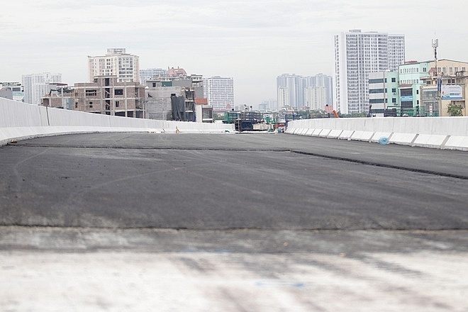 ha noi gap rut thi cong duong vanh dai 3 tren cao truoc ngay thong xe