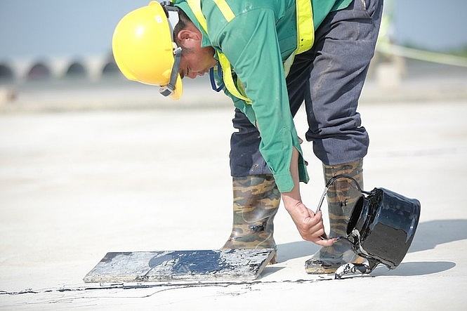 dai cong truong hon 2000 ty cai tao duong bang san bay quoc te noi bai