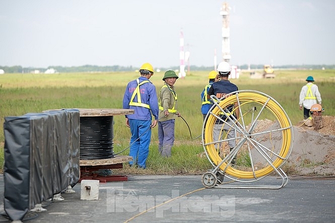 Đại công trường hơn 2000 tỷ cải tạo đường băng sân bay Quốc tế Nội Bài dai cong truong hon 2000 ty cai tao duong bang san bay quoc te noi bai