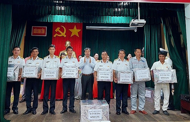 khanh thanh 3 ngoi chua tai huyen dao truong sa thieng lieng nhung cot moc tam linh