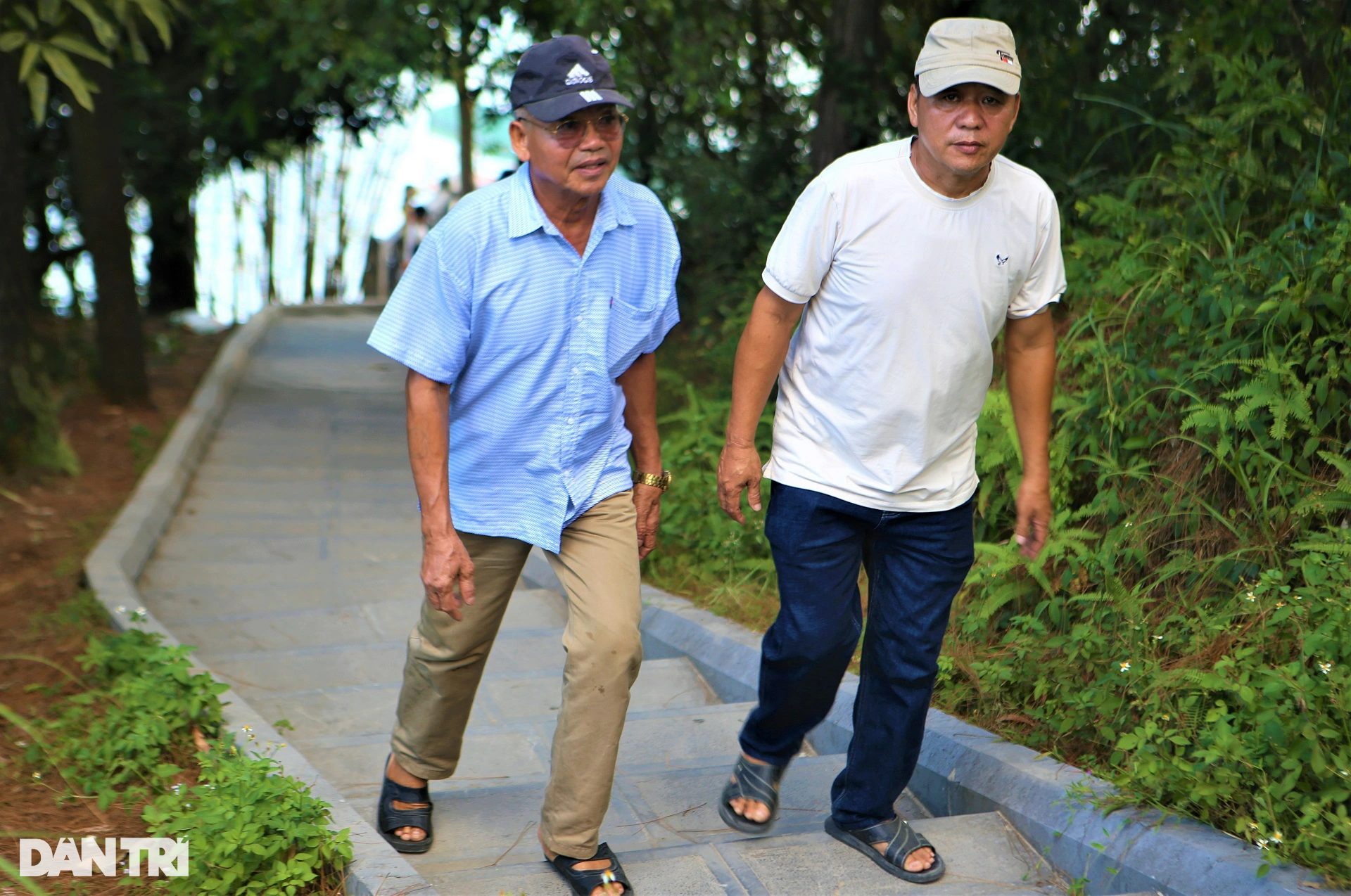 den tho co tong bi thu le duan giua long ho ke go