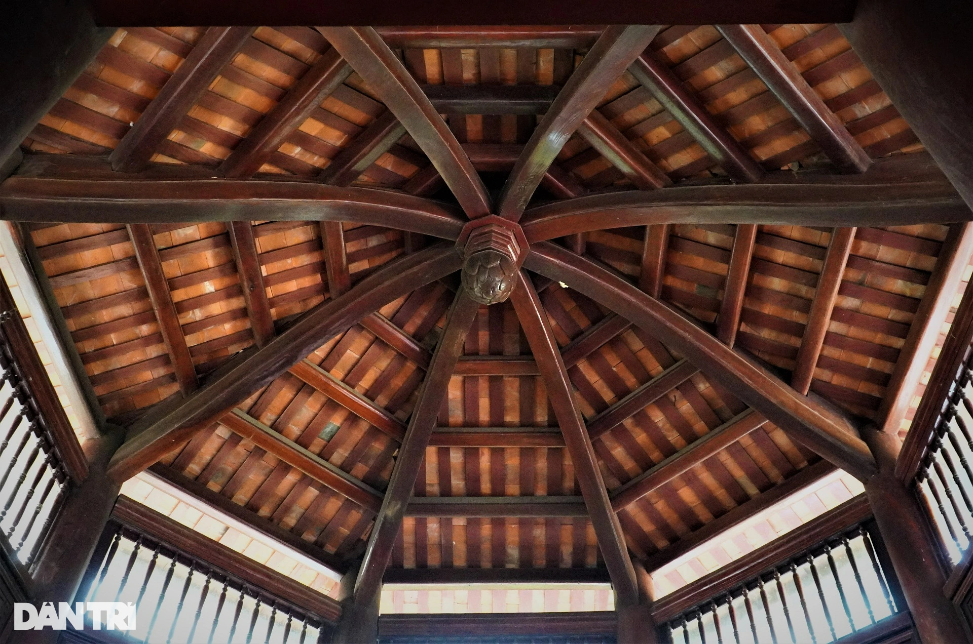 den tho co tong bi thu le duan giua long ho ke go