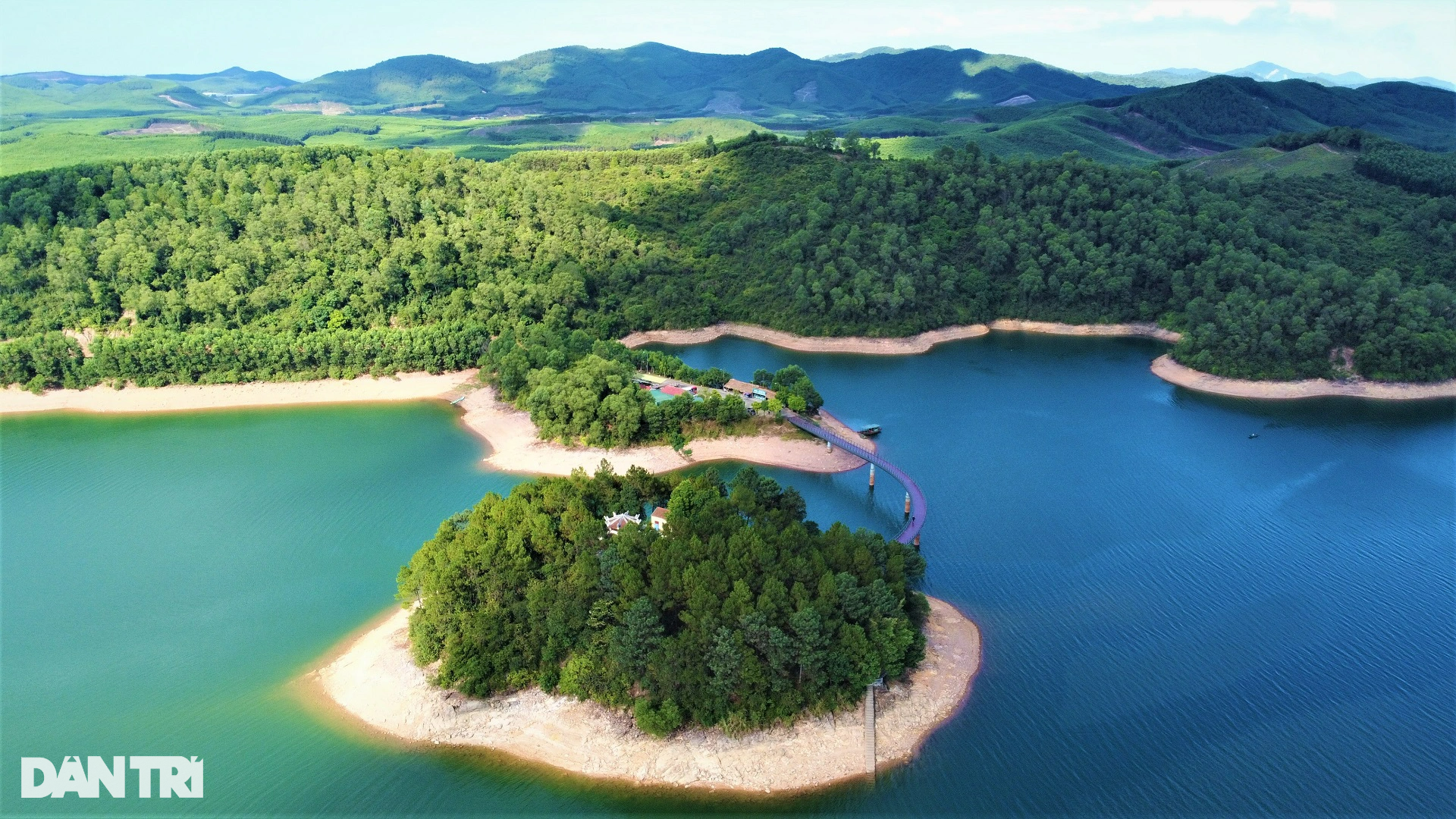 den tho co tong bi thu le duan giua long ho ke go