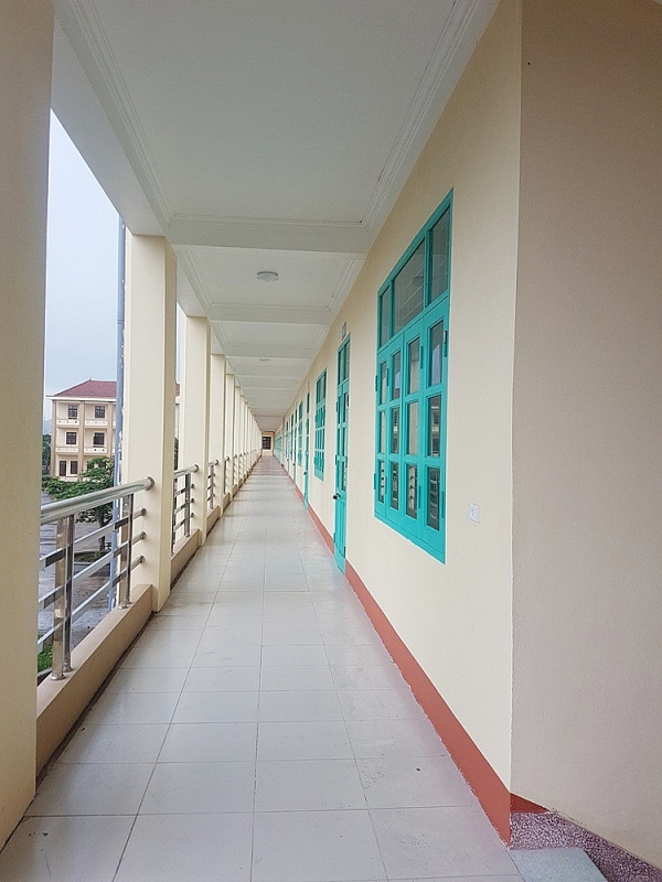 tien yen quang ninh truong trung hoc pho thong nguyen trai chat vat chieu sinh