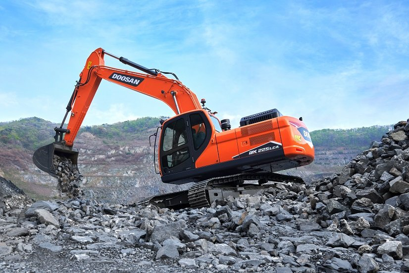 may xuc doosan dx255lca 7m chinh phuc moi cong trinh