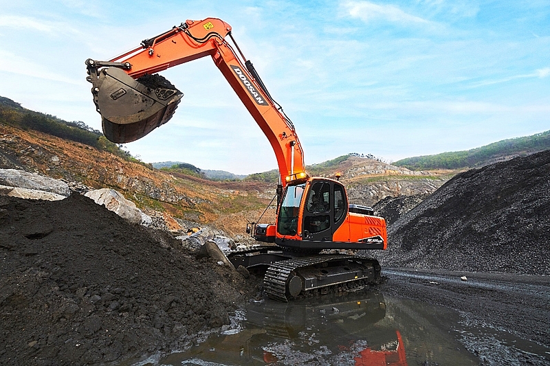 may xuc doosan dx255lca 7m chinh phuc moi cong trinh