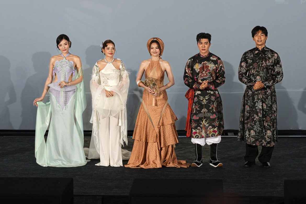 The cast of 