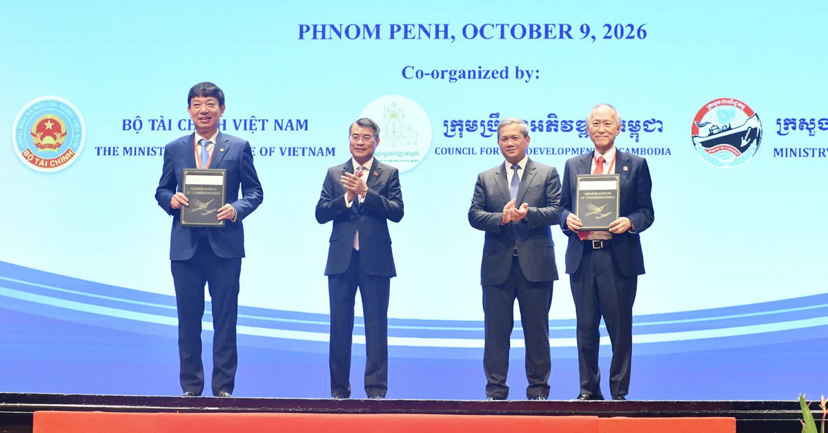 Vietnam Airlines signs cooperation deals with Laos and Cambodia travel groups