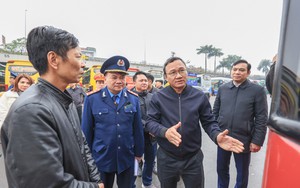 &Ocirc;ng Khuất Việt H&ugrave;ng: Xử l&yacute; xe d&ugrave;, bến c&oacute;c cần quyết liệt như với nồng độ cồn