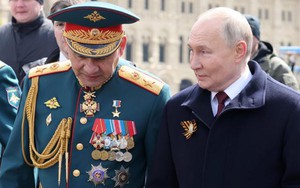 &Ocirc;ng Putin bất ngờ đề cử người thay thế Bộ trưởng Quốc ph&ograve;ng Shoigu