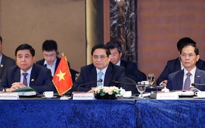 Gặp 20 tập đo&agrave;n lớn tại H&agrave;n Quốc, Thủ tướng gợi mở hướng hợp t&aacute;c h&agrave;ng kh&ocirc;ng, đ&oacute;ng t&agrave;u