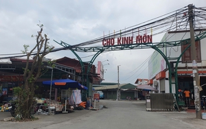 Hải Dương: Lạ l&ugrave;ng nh&agrave; trong chợ vẫn bị thu tiền v&eacute; xe đi v&agrave;o