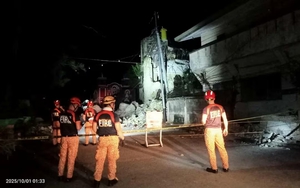 Philippines: Số người chết v&igrave; trận động đất mạnh 6,9 độ richter tăng mạnh