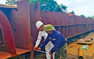 Những người &ldquo;g&aacute;c cổng&rdquo; s&ocirc;ng nước