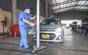 Tăng cường hướng dẫn đổi đăng k&yacute; xe theo biển số, tạo thuận lợi trong đăng kiểm