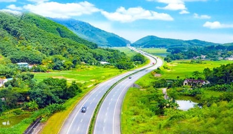 Nghiên cứu bổ sung cao tốc Việt Trì - Hòa Bình vào quy hoạch, đầu tư trước năm 2030- Ảnh 1.