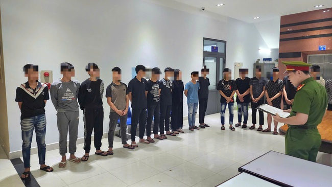 M&acirc;u thuẫn từ c&aacute;i vẫy tay, 2 nh&oacute;m thanh thiếu ni&ecirc;n ẩu đả l&agrave;m một người thiệt mạng- Ảnh 1.
