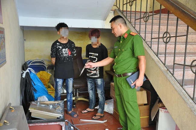 Bắt nh&oacute;m si&ecirc;u trộm "nh&iacute;&rdquo; chuy&ecirc;n ph&aacute; k&eacute;t sắt để lấy t&agrave;i sản
- Ảnh 1.