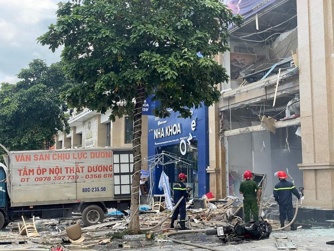 Vĩnh Ph&uacute;c: Nổ lớn do r&ograve; rỉ kh&iacute; gas tại qu&aacute;n ăn sắp khai trương, nhiều người bị thương- Ảnh 1.