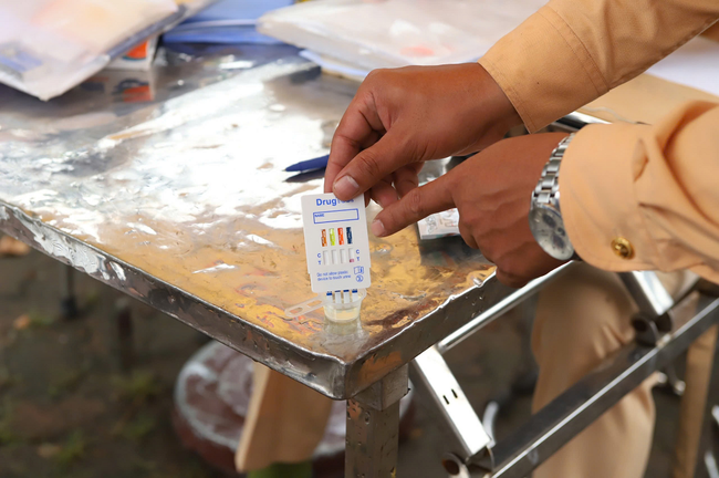 CSGT H&agrave; Nội ra qu&acirc;n, hơn 9.500 xe chở kh&aacute;ch bị xử phạt trong hơn 6 th&aacute;ng- Ảnh 2.