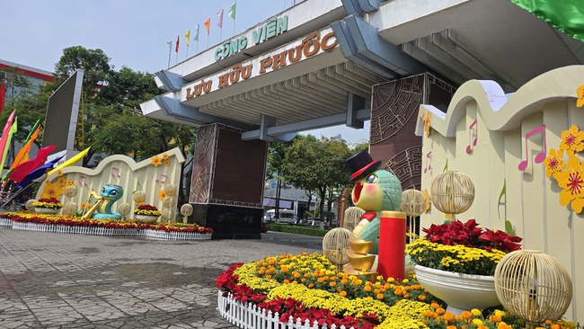 Linh vật rắn miền T&acirc;y: Mỗi nơi mỗi vẻ, từ dễ thương đến uy nghi&ecirc;m- Ảnh 1.